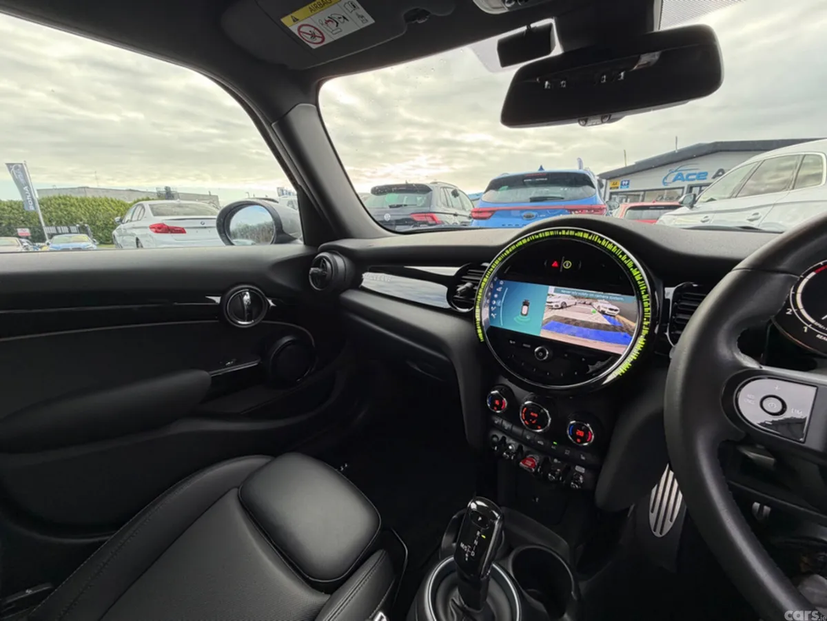 Mini Cooper Hatchback, Diesel, 2022, Grey