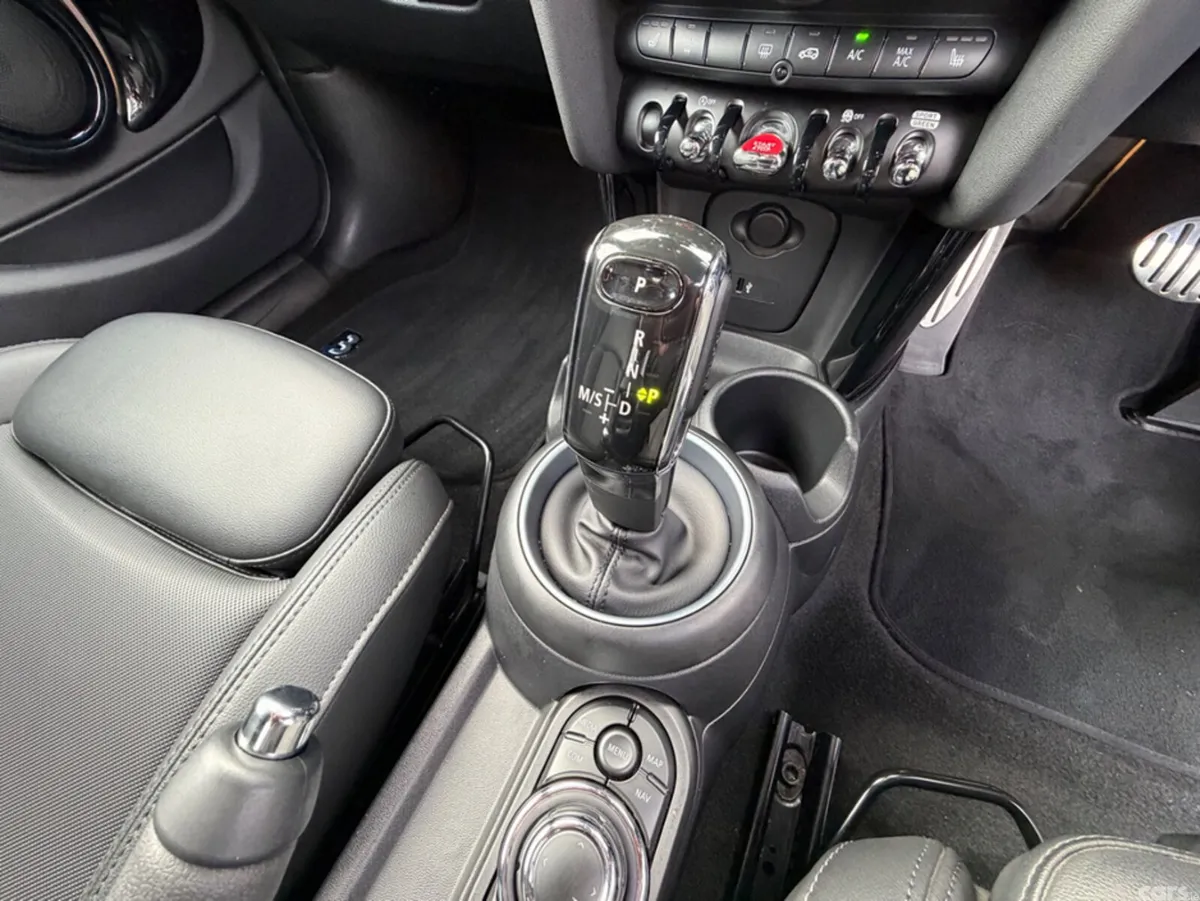 Mini Cooper Hatchback, Diesel, 2022, Grey