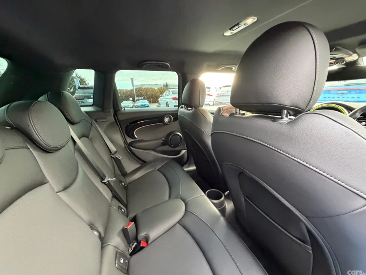 Mini Cooper Hatchback, Diesel, 2022, Grey