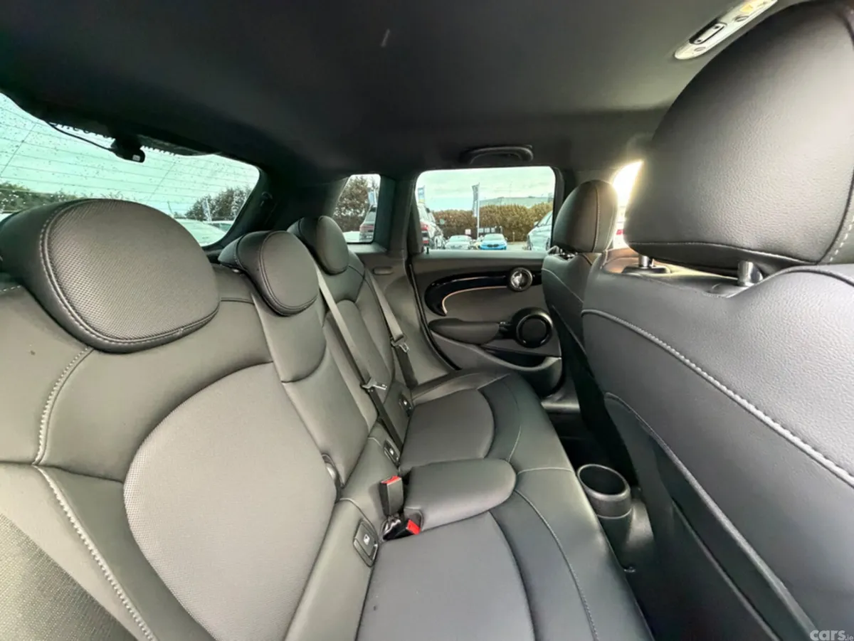 Mini Cooper Hatchback, Diesel, 2022, Grey