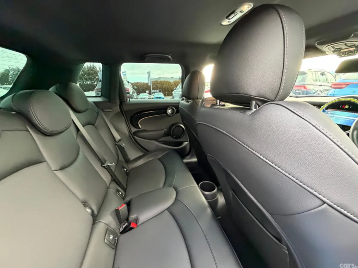 Mini Cooper Hatchback, Diesel, 2022, Grey