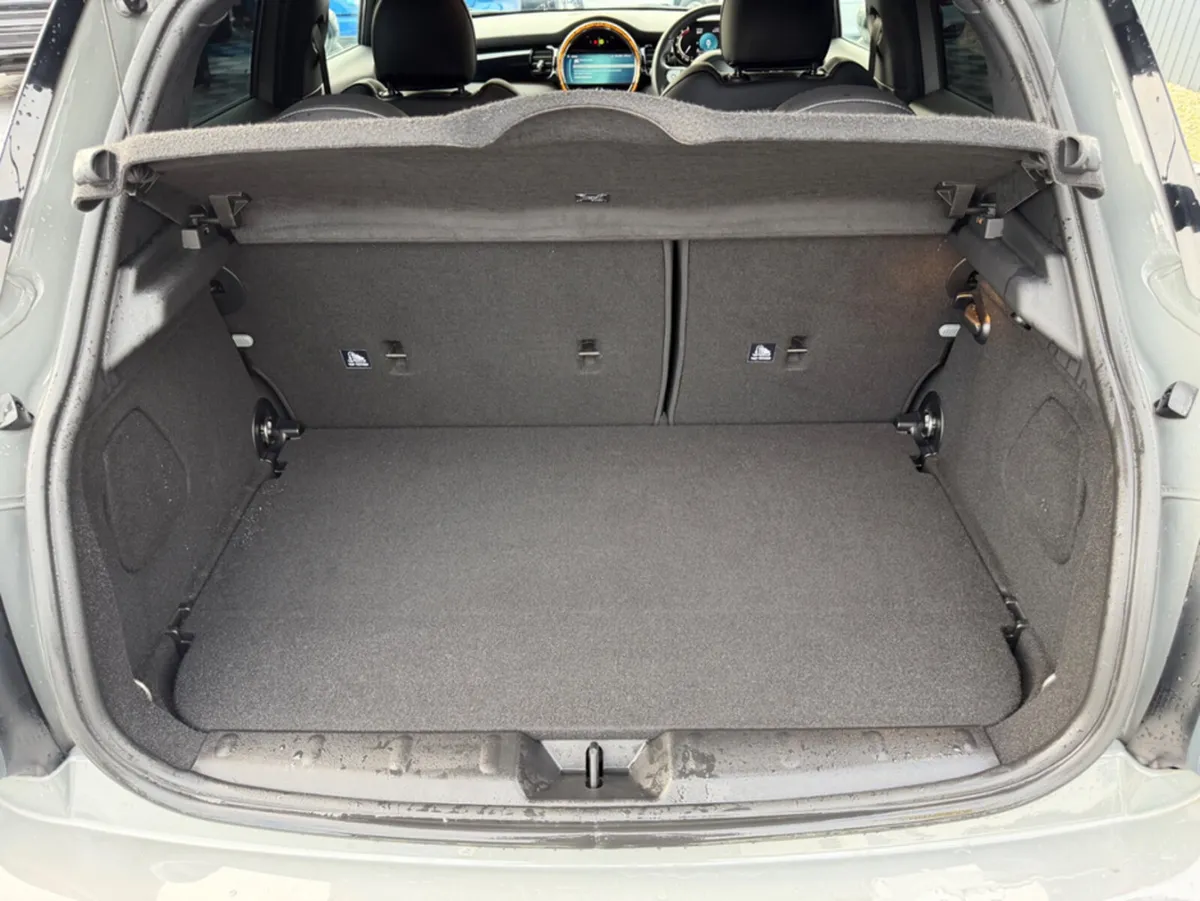 Mini Cooper Hatchback, Diesel, 2022, Grey