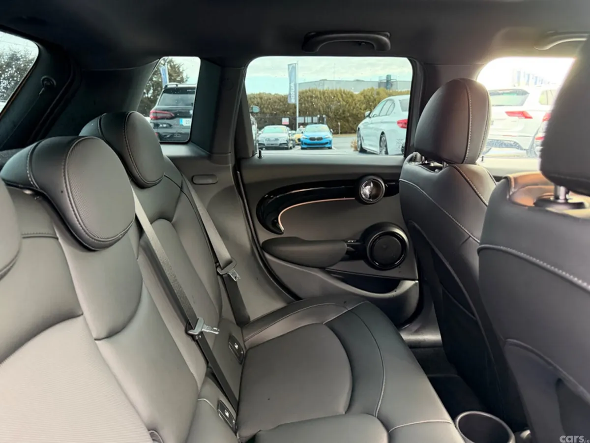 Mini Cooper Hatchback, Diesel, 2022, Grey