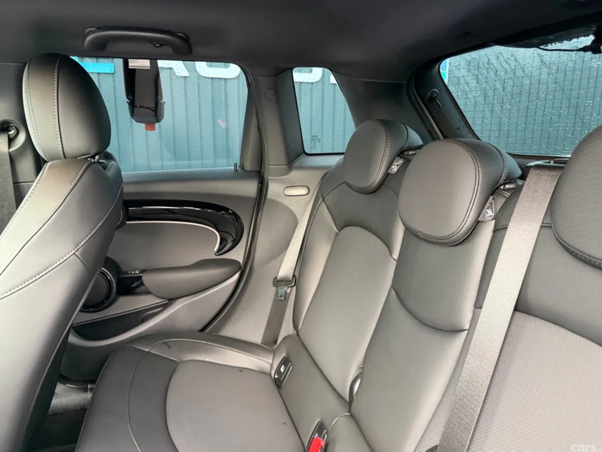 Mini Cooper Hatchback, Diesel, 2022, Grey