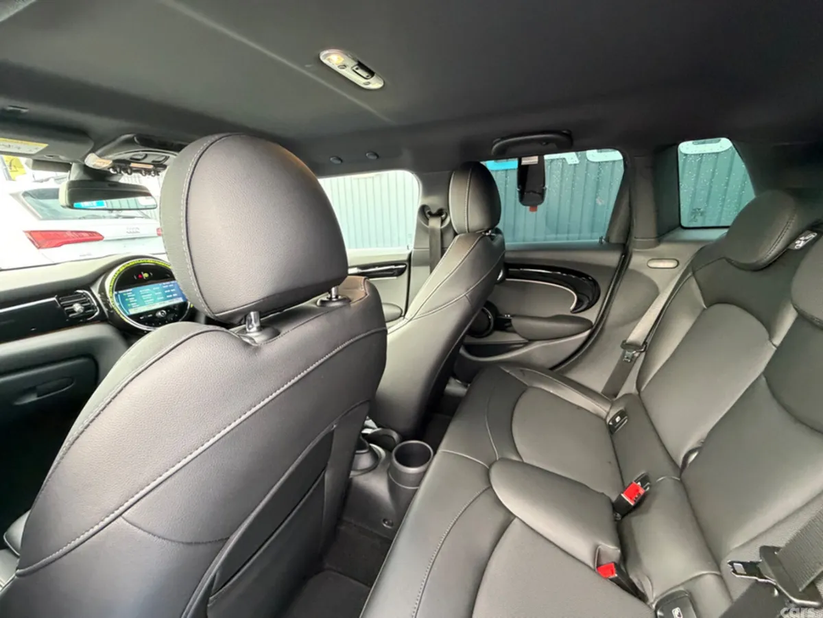 Mini Cooper Hatchback, Diesel, 2022, Grey