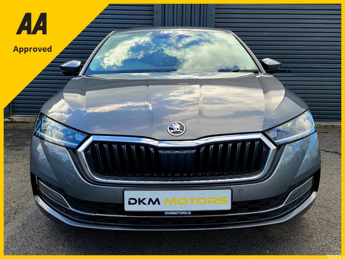 Skoda Octavia Hatchback, Diesel, 2023, Grey