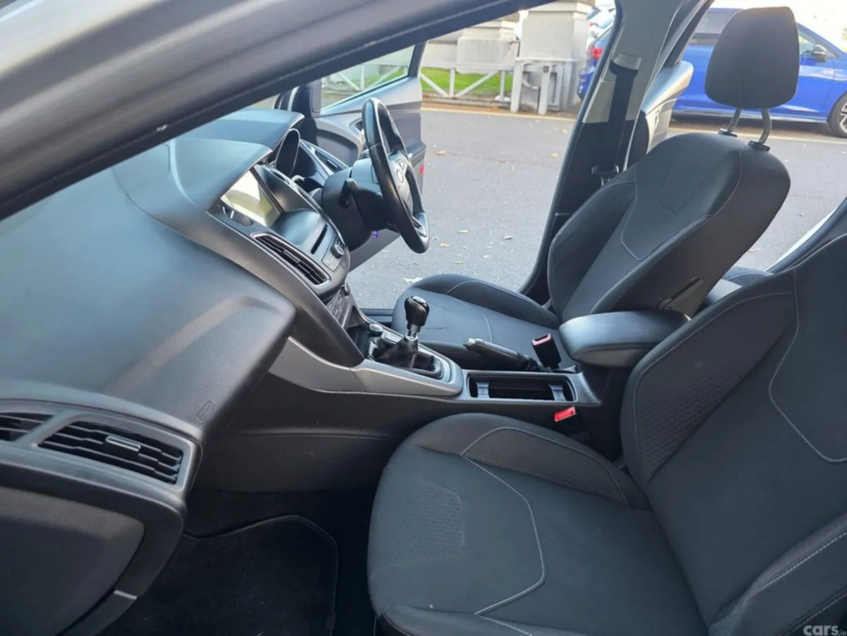 Ford Focus Hatchback, Petrol, 2018, Silver
