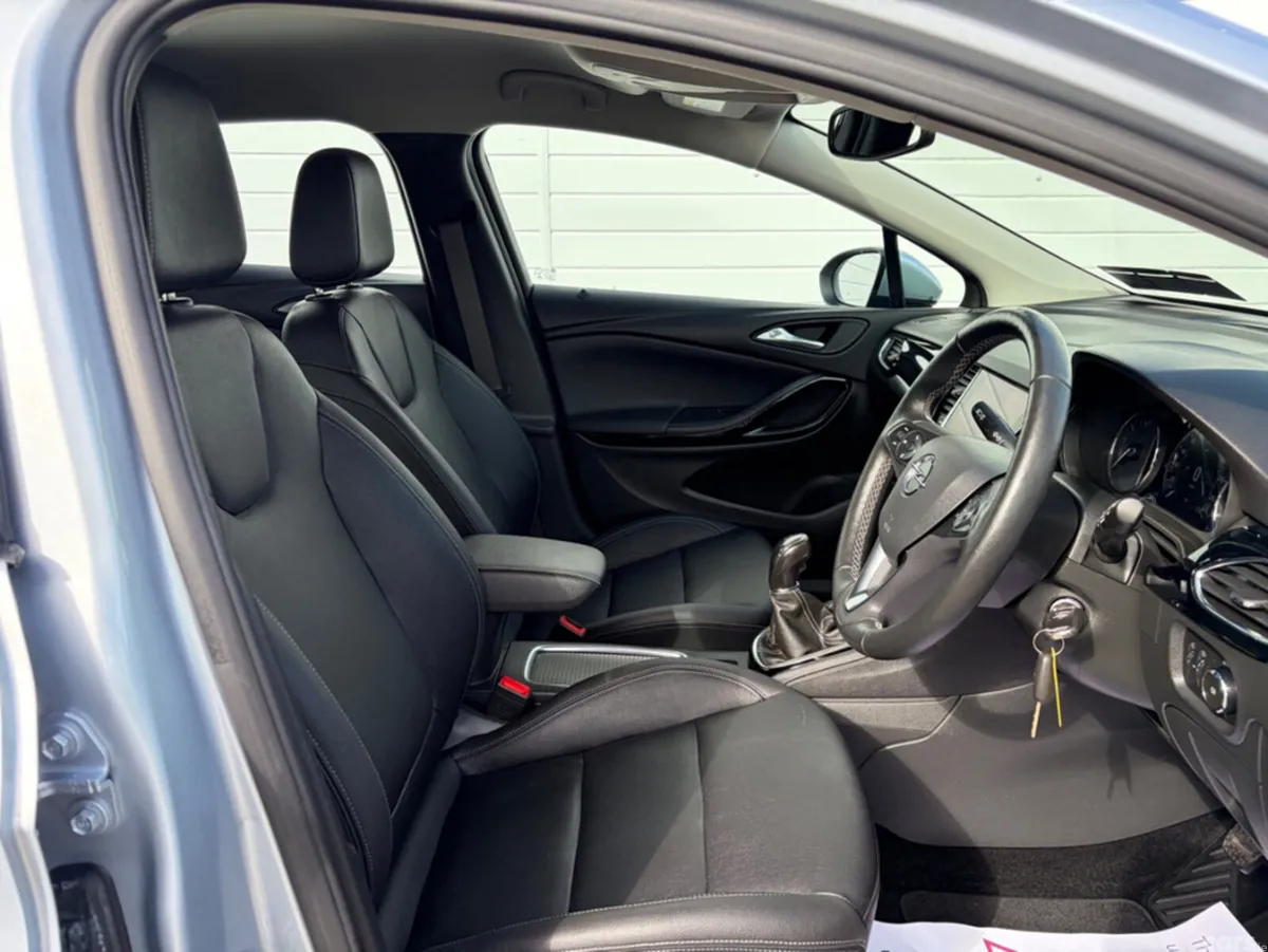 Opel Astra Hatchback, Diesel, 2021, Grey