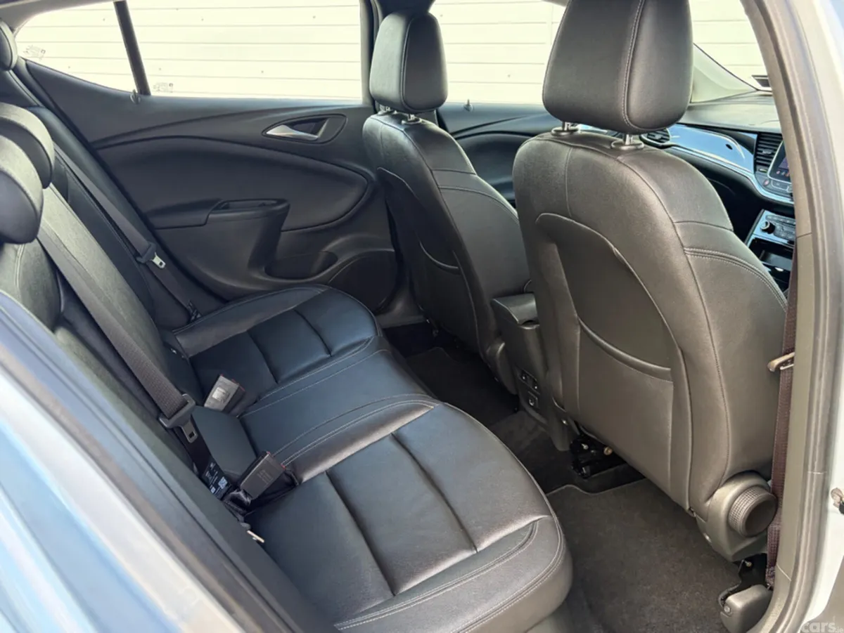 Opel Astra Hatchback, Diesel, 2021, Grey