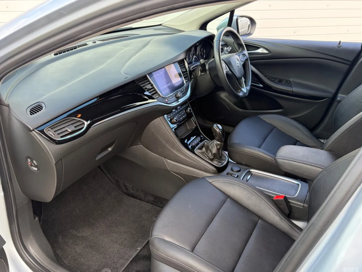 Opel Astra Hatchback, Diesel, 2021, Grey