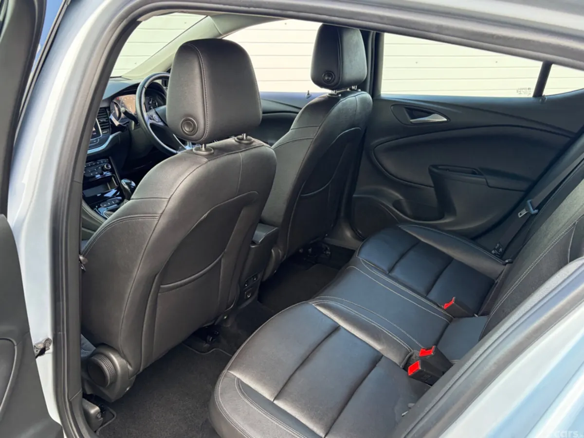 Opel Astra Hatchback, Diesel, 2021, Grey