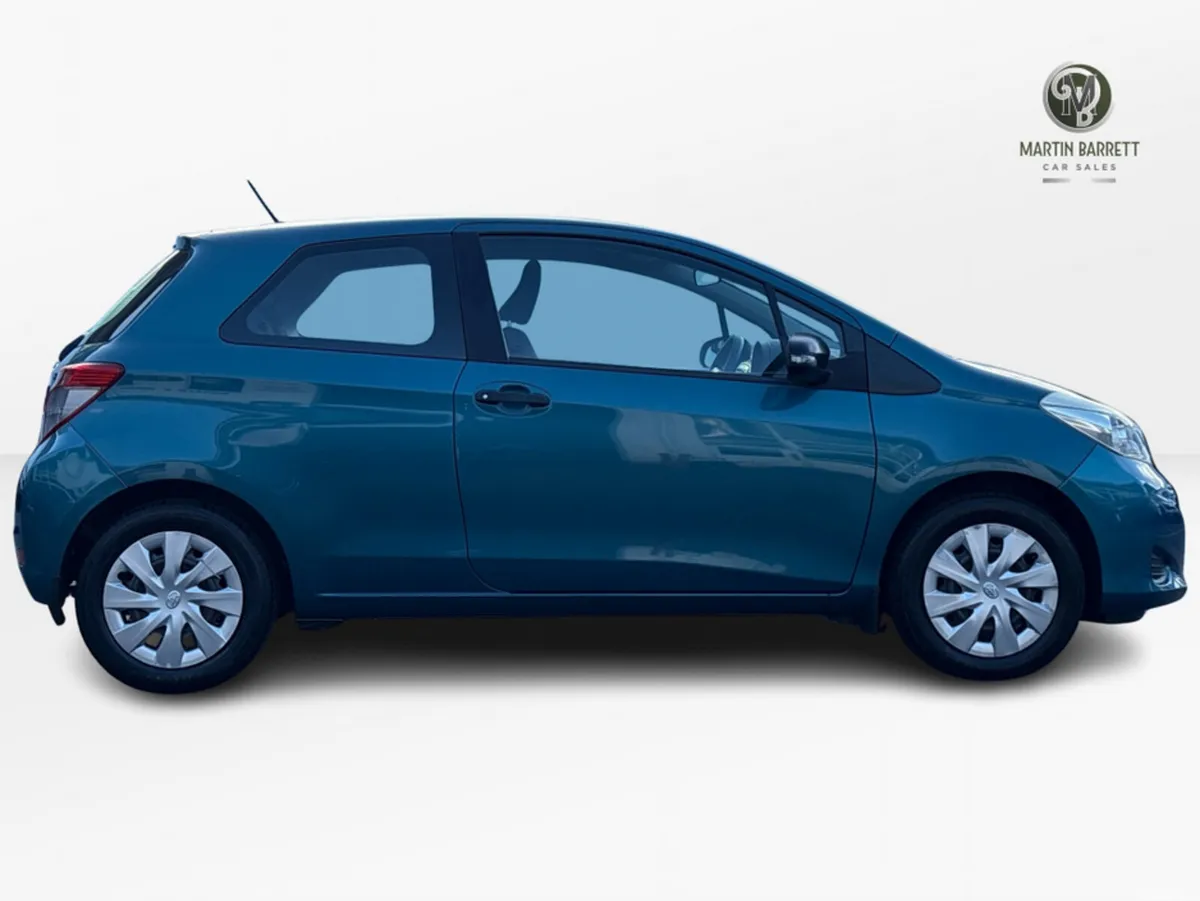 Toyota Yaris Hatchback, Petrol, 2014, Green