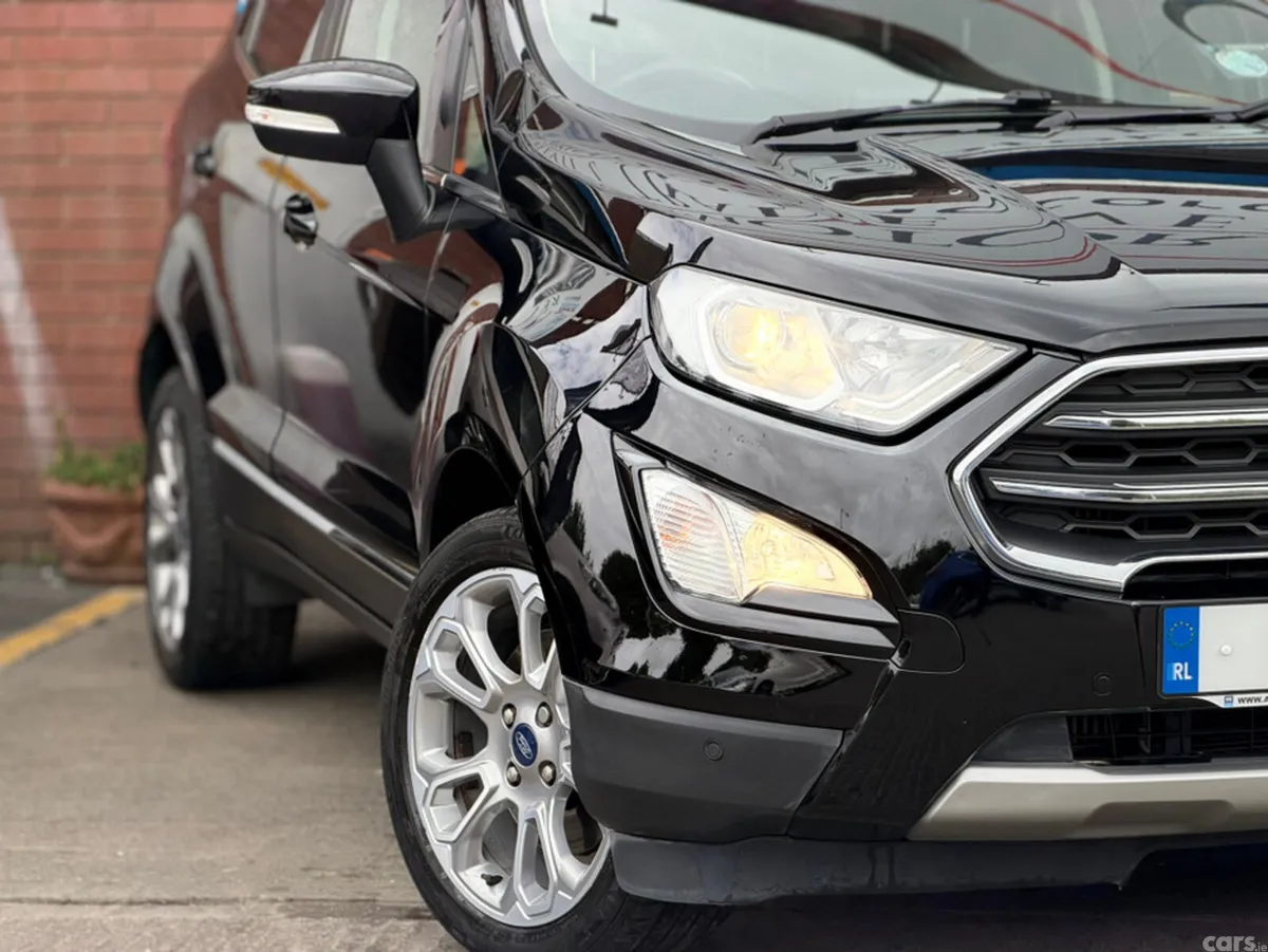 Ford EcoSport Hatchback, Petrol, 2019, Black