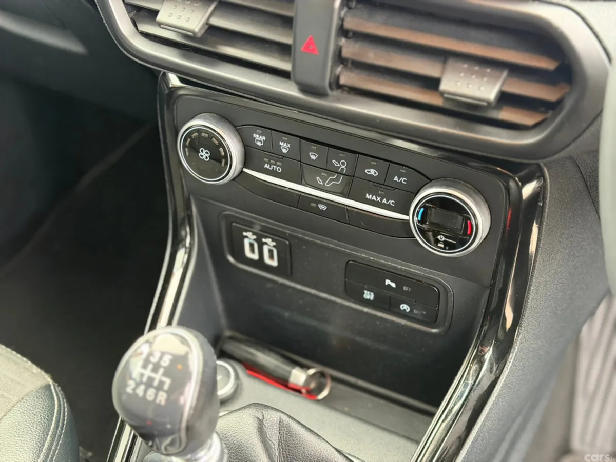 Ford EcoSport Hatchback, Petrol, 2019, Black