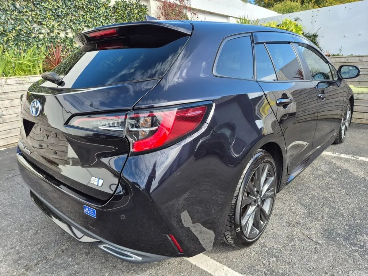 Toyota Corolla Estate, Petrol Hybrid, 2022, Black