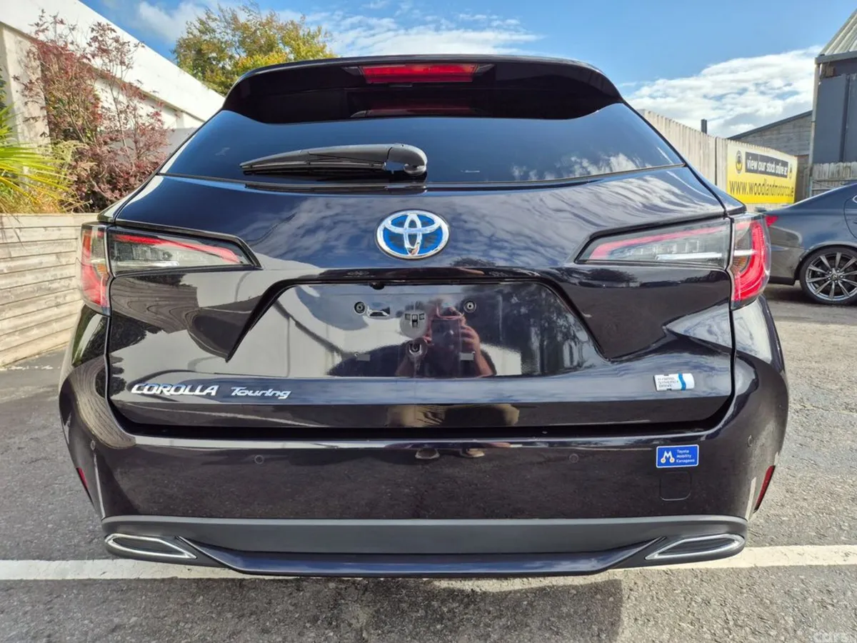 Toyota Corolla Estate, Petrol Hybrid, 2022, Black