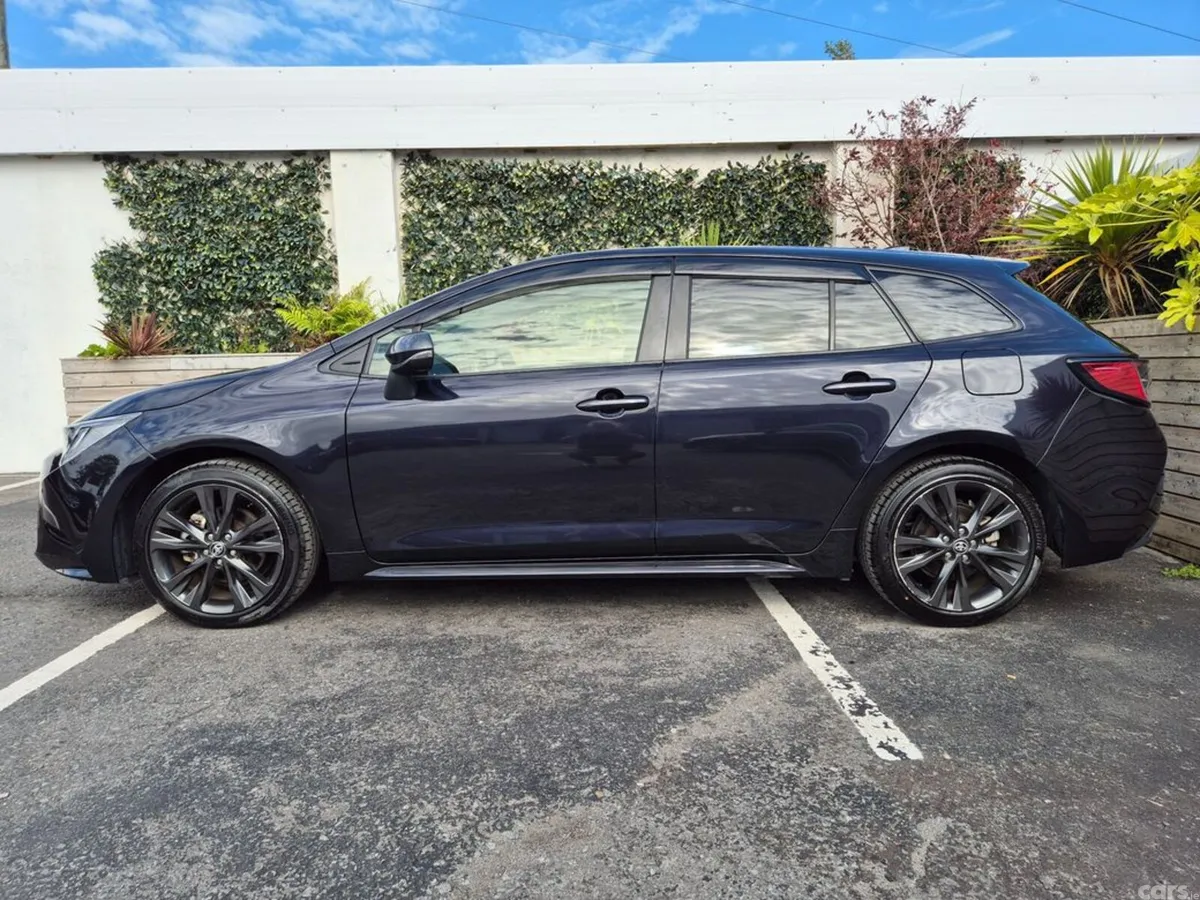 Toyota Corolla Estate, Petrol Hybrid, 2022, Black