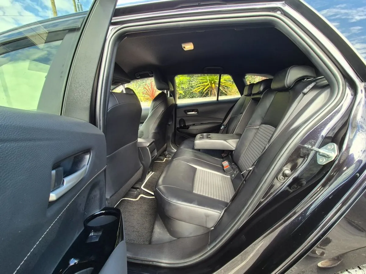 Toyota Corolla Estate, Petrol Hybrid, 2022, Black