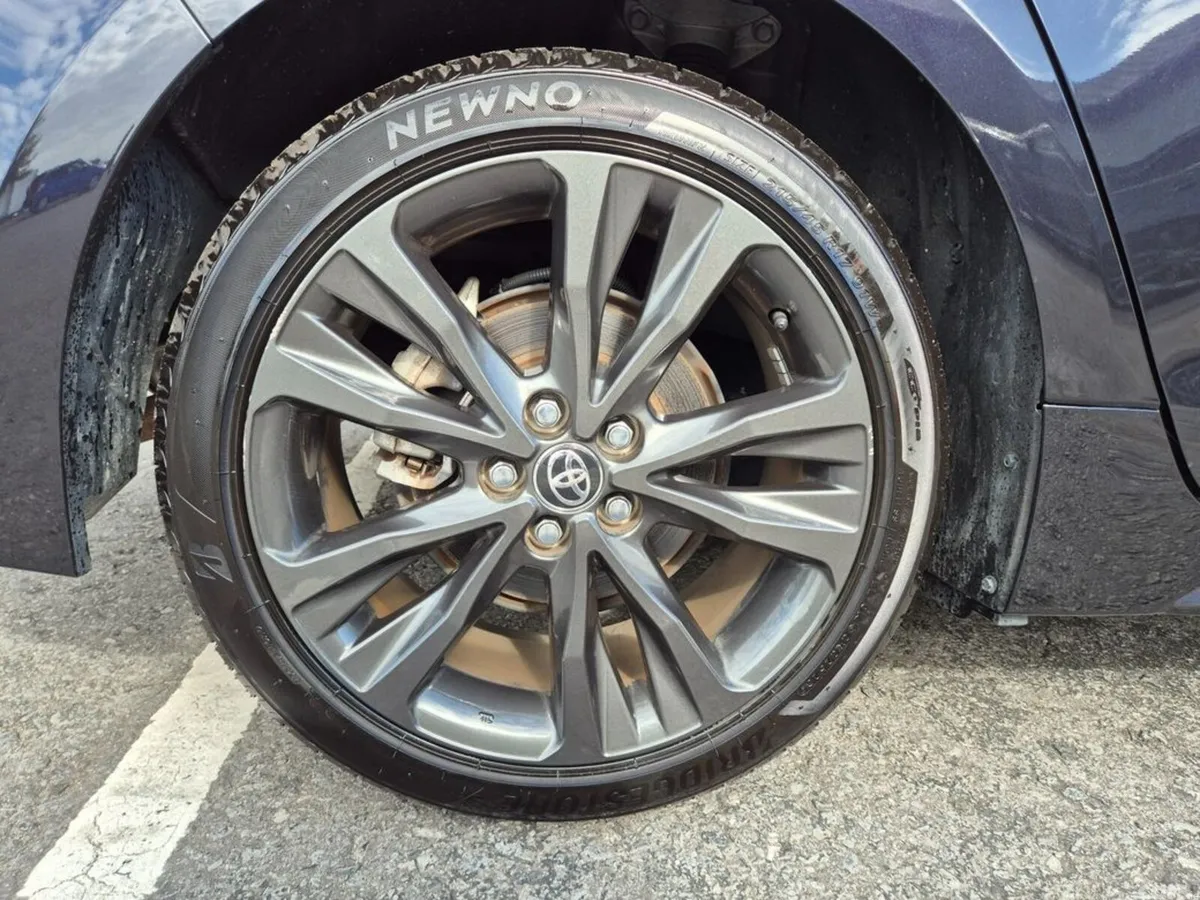Toyota Corolla Estate, Petrol Hybrid, 2022, Black