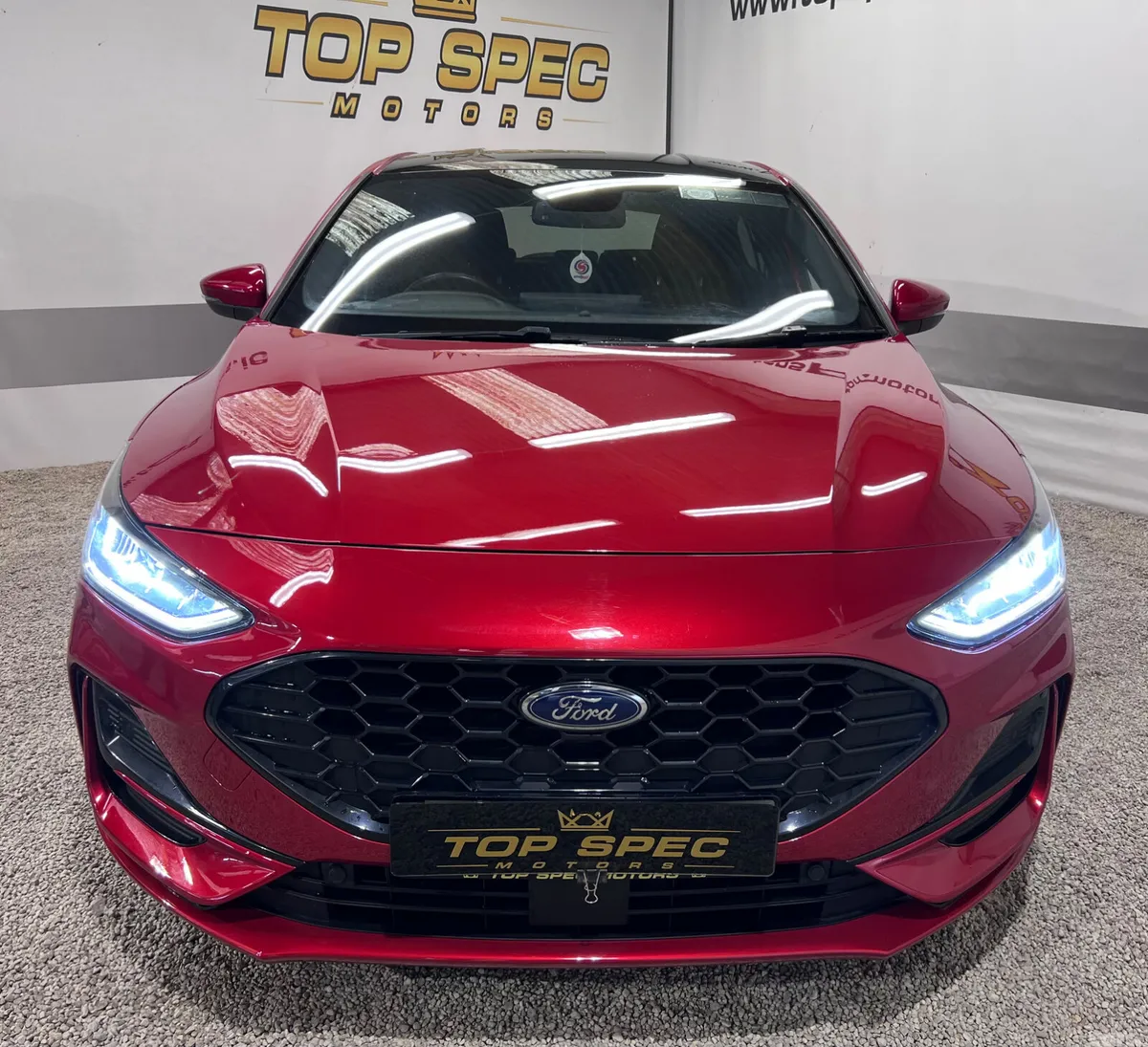 Ford Focus Hatchback, Petrol, 2023, Red