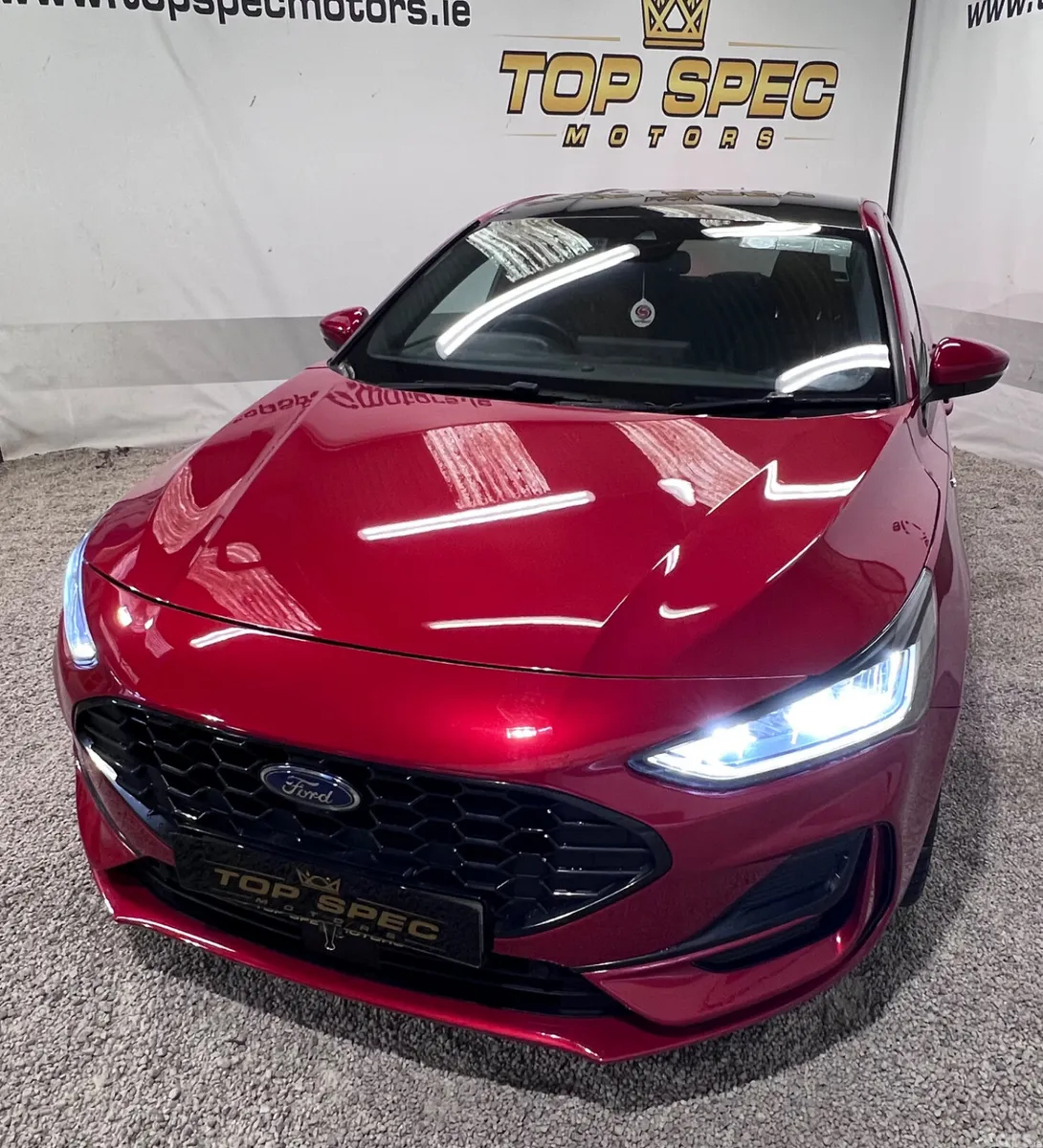Ford Focus Hatchback, Petrol, 2023, Red