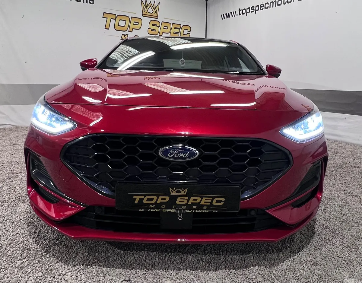 Ford Focus Hatchback, Petrol, 2023, Red