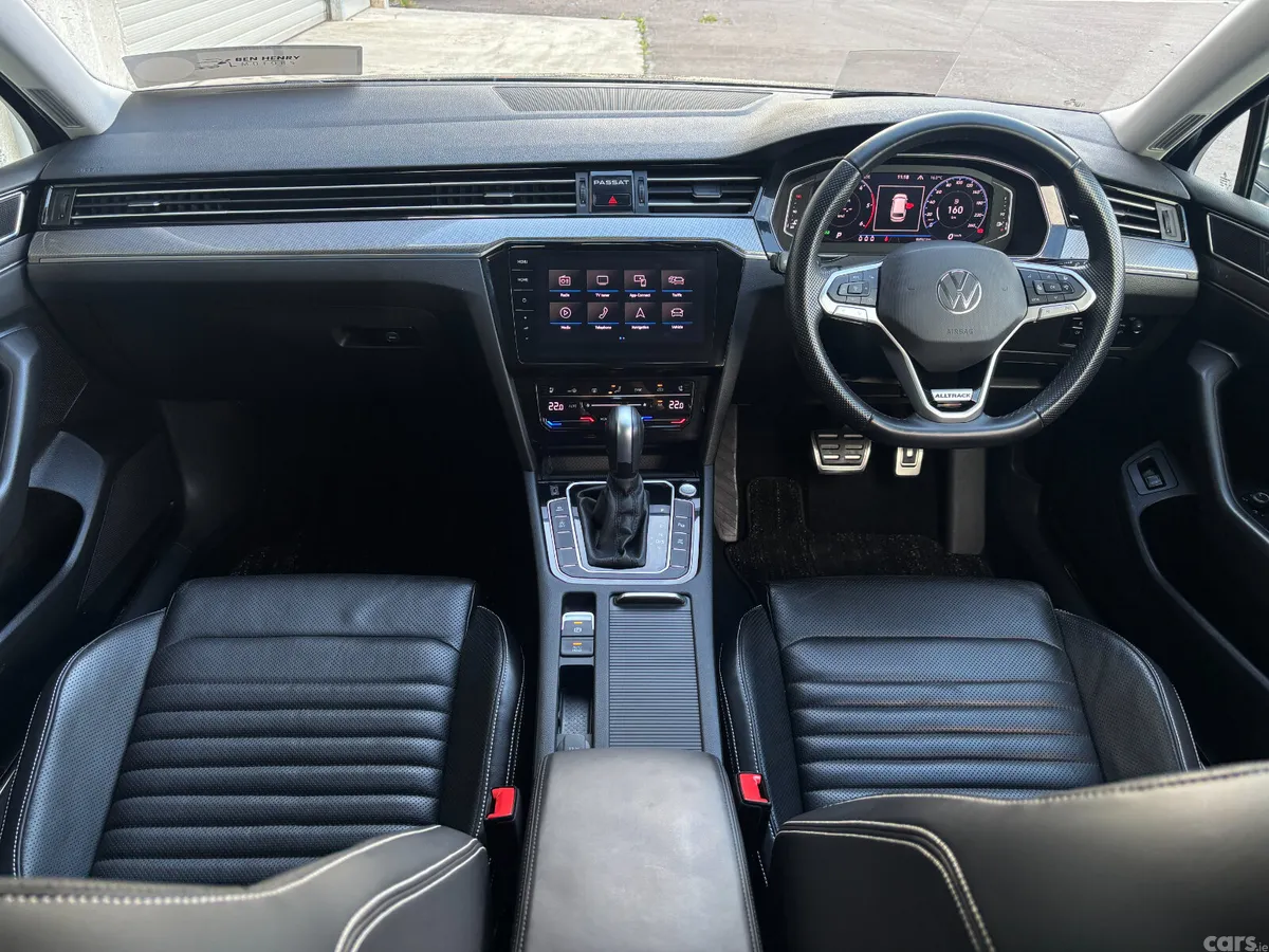 Volkswagen Passat Estate, Diesel, 2021, Blue