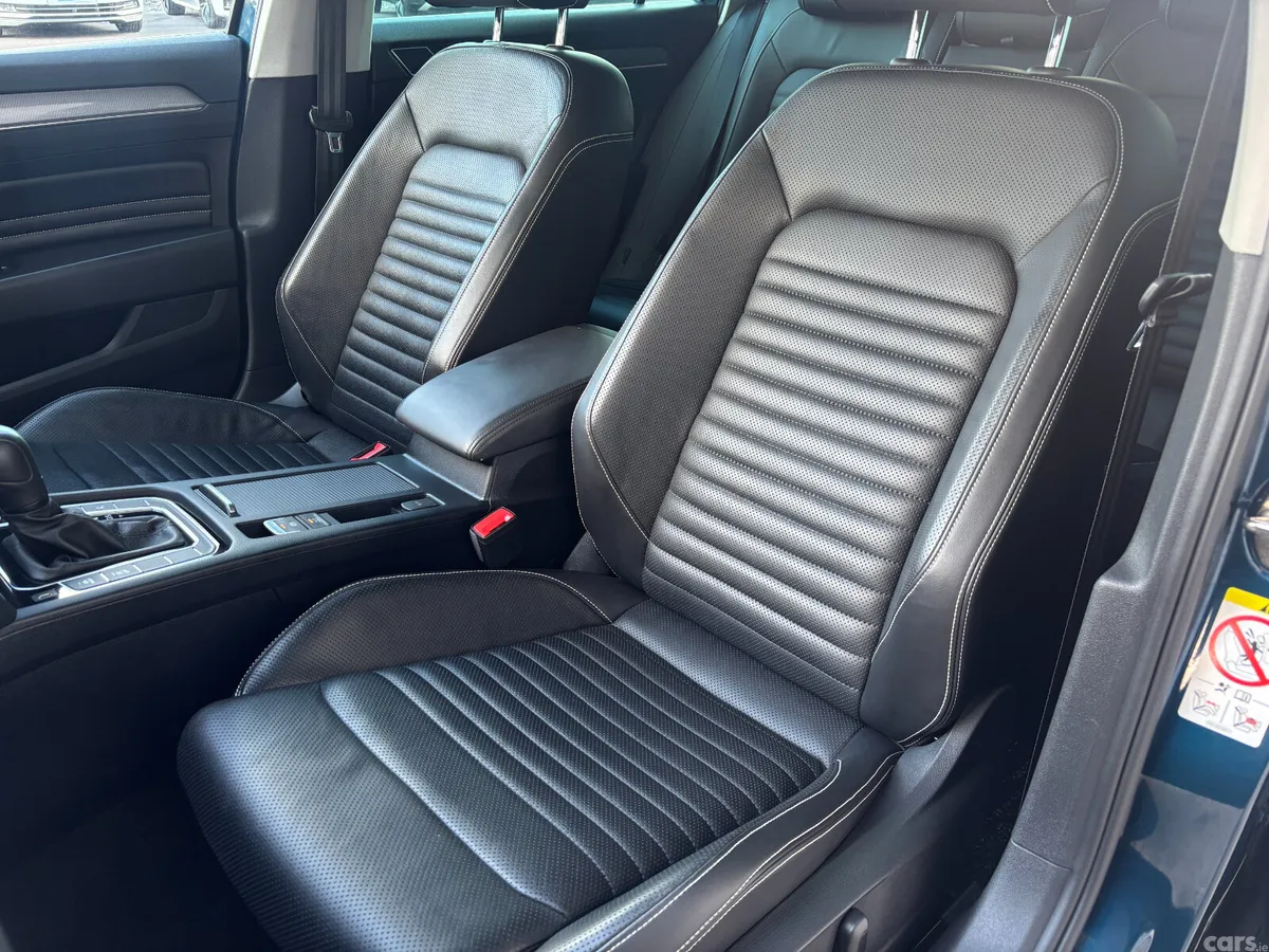 Volkswagen Passat Estate, Diesel, 2021, Blue
