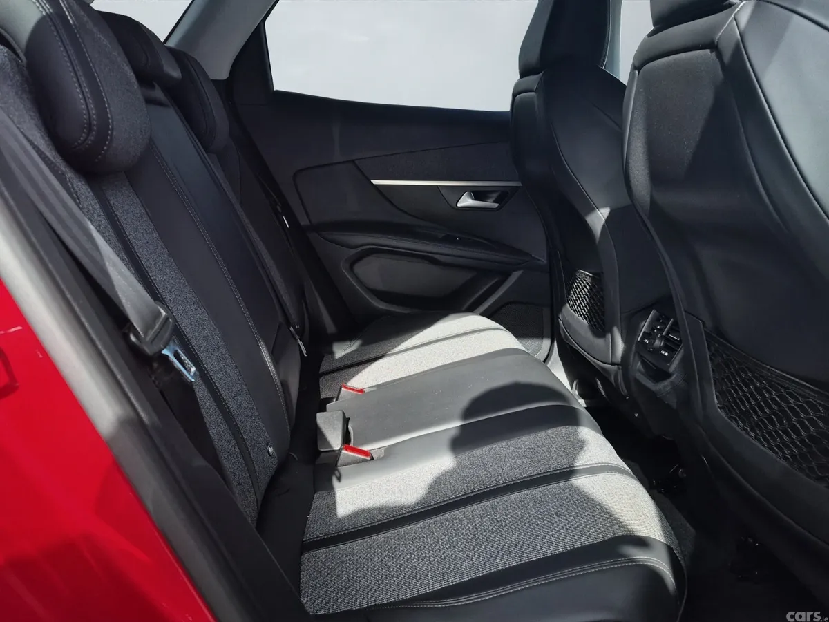 Peugeot 3008 SUV, Diesel, 2017, Red