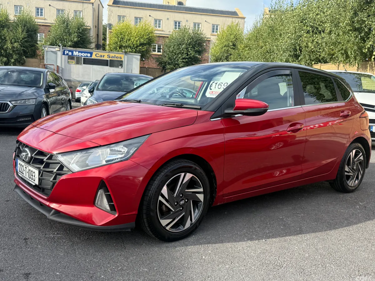 Hyundai i20 Hatchback, Petrol, 2022, Red