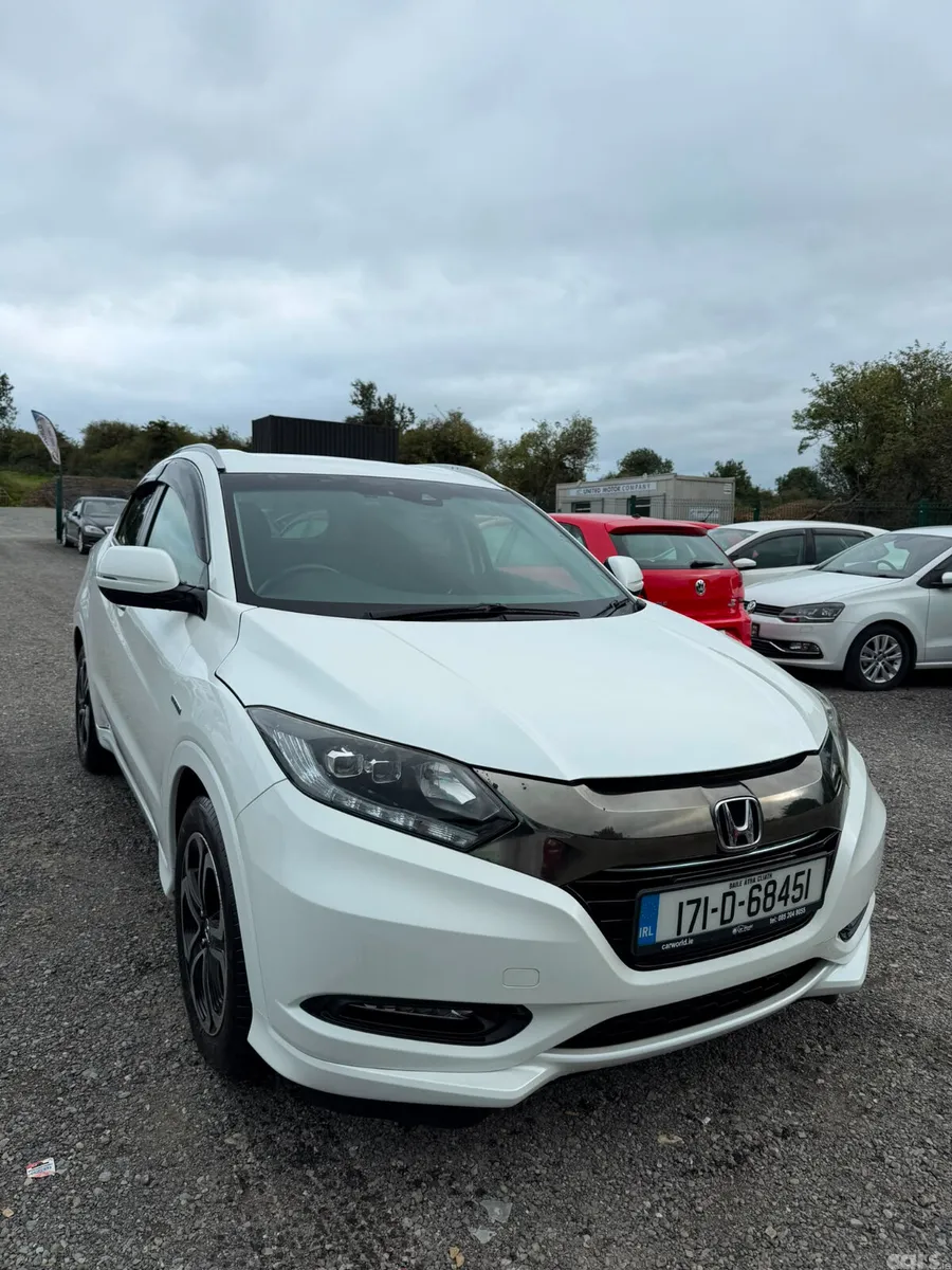 Honda Vezel SUV, Petrol Hybrid, 2017, White