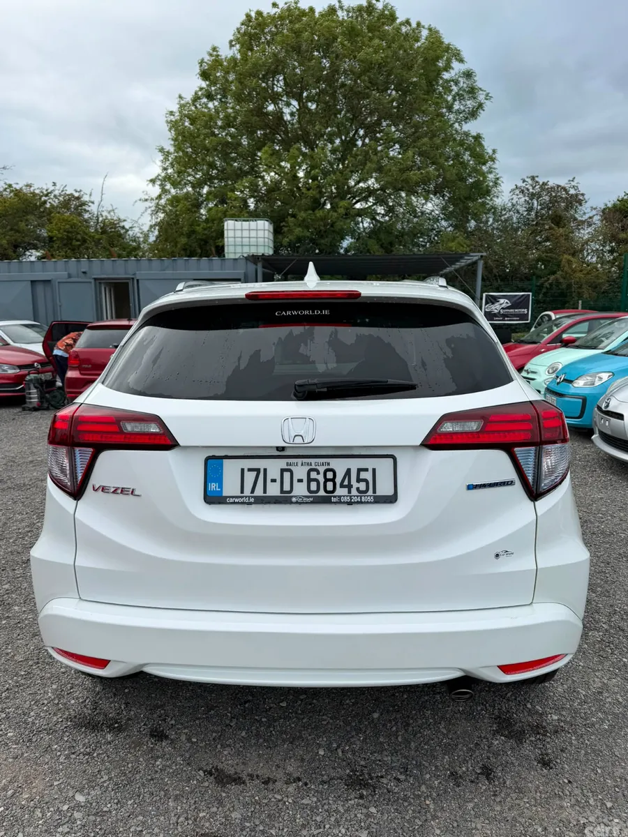 Honda Vezel SUV, Petrol Hybrid, 2017, White