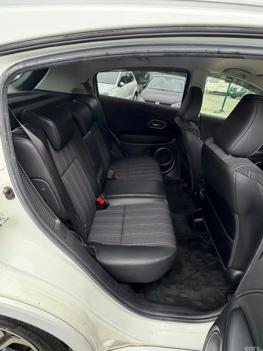 Honda Vezel SUV, Petrol Hybrid, 2017, White