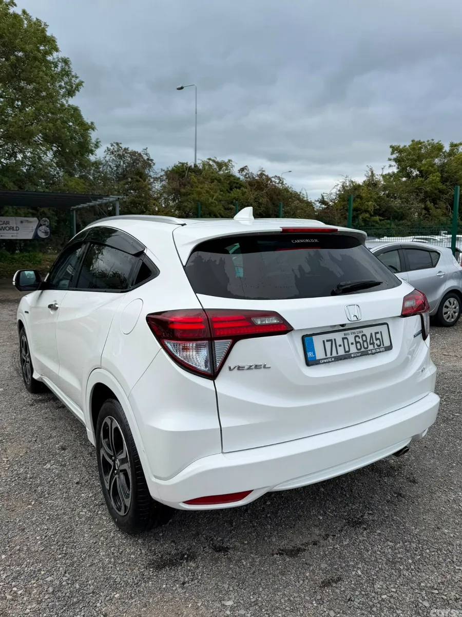 Honda Vezel SUV, Petrol Hybrid, 2017, White