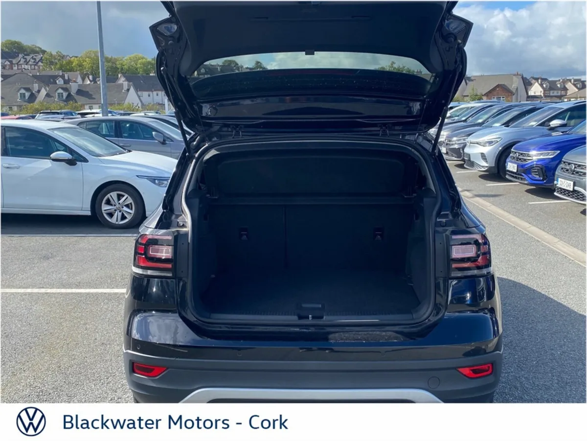 Volkswagen T-Cross Hatchback, Petrol, 2021, 