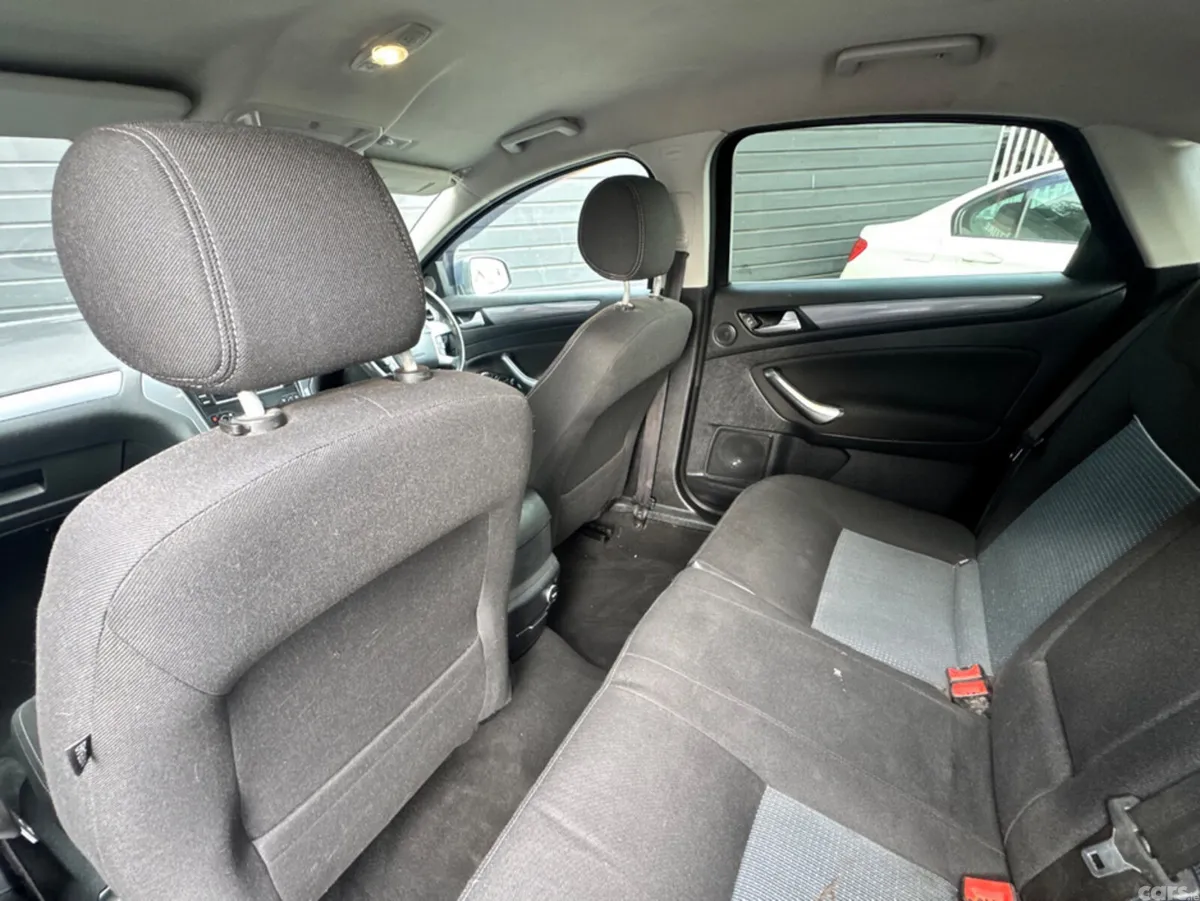 Ford Mondeo Hatchback, Diesel, 2014, Grey
