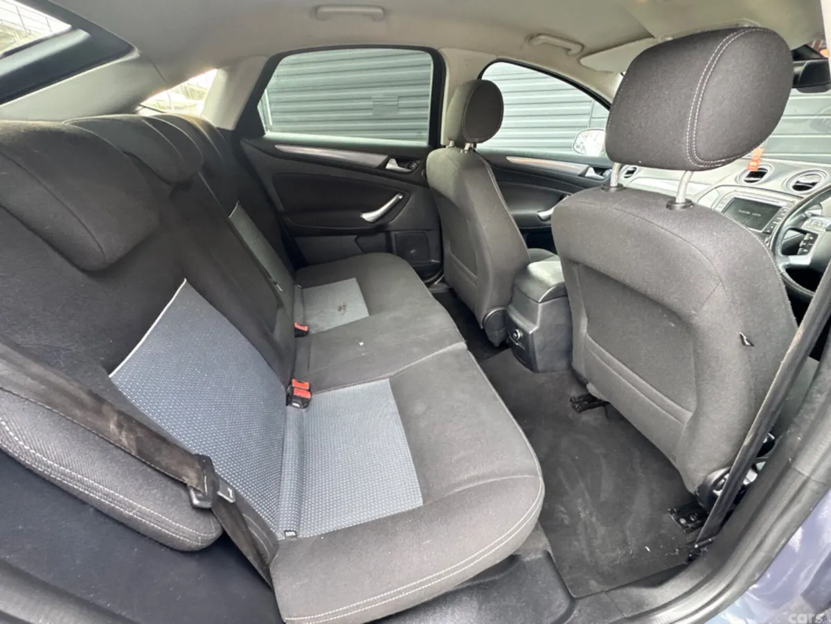 Ford Mondeo Hatchback, Diesel, 2014, Grey