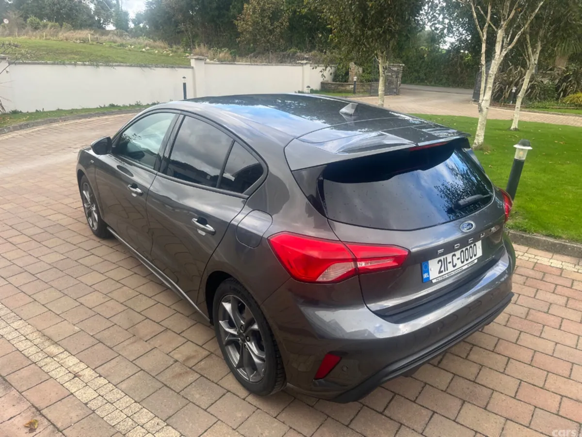 Ford Focus Hatchback, Diesel, 2021, Grey
