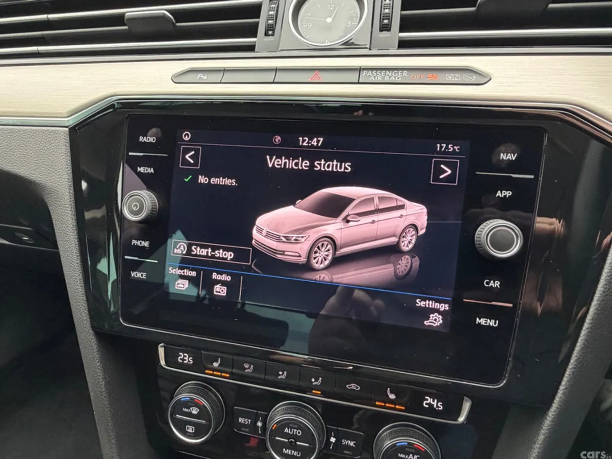 Volkswagen Passat Saloon, Diesel, 2019, Grey