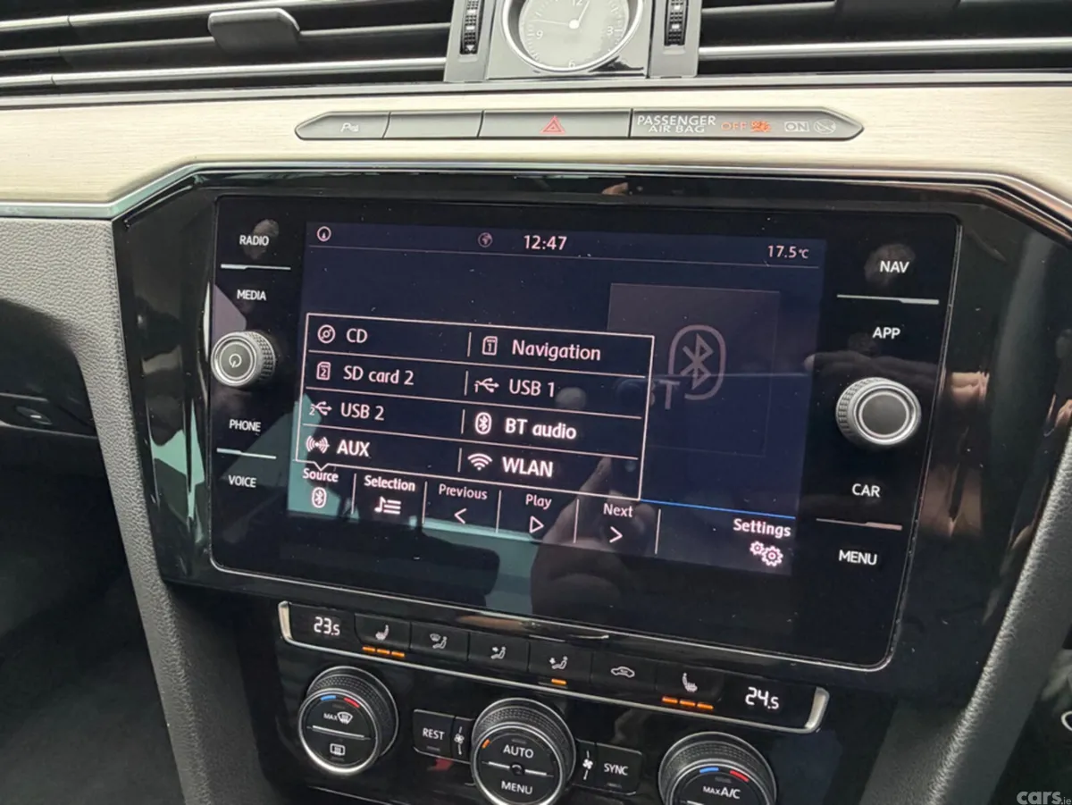 Volkswagen Passat Saloon, Diesel, 2019, Grey