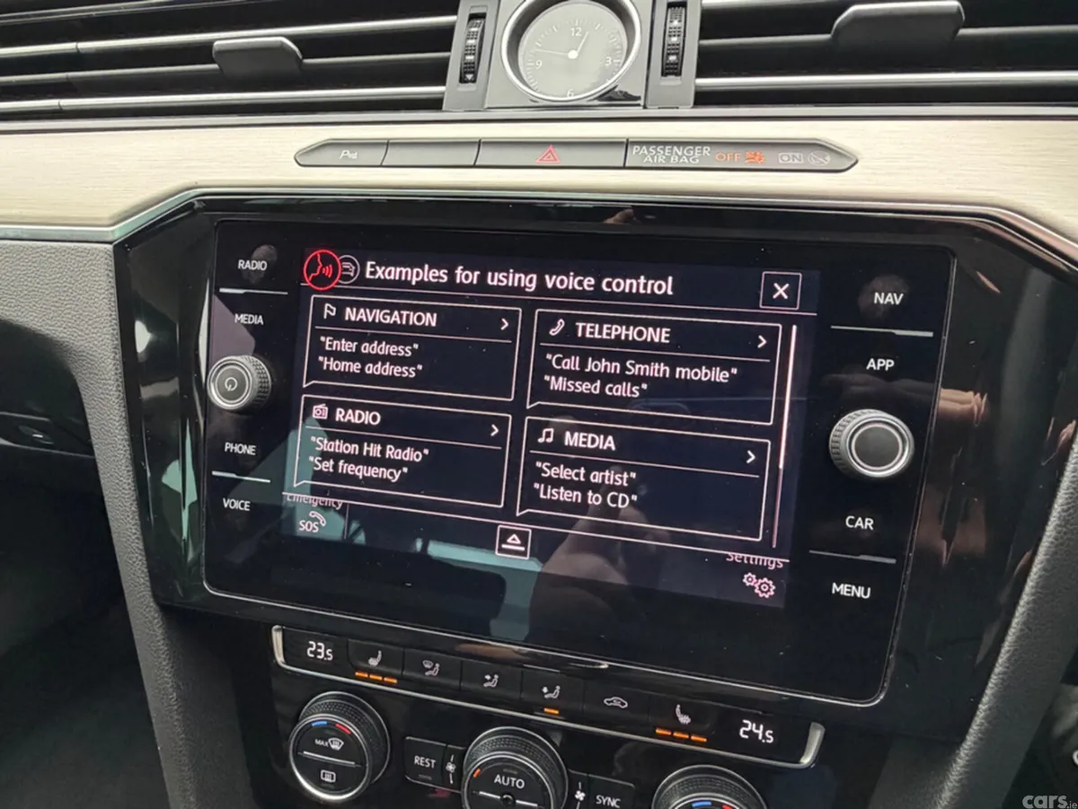 Volkswagen Passat Saloon, Diesel, 2019, Grey