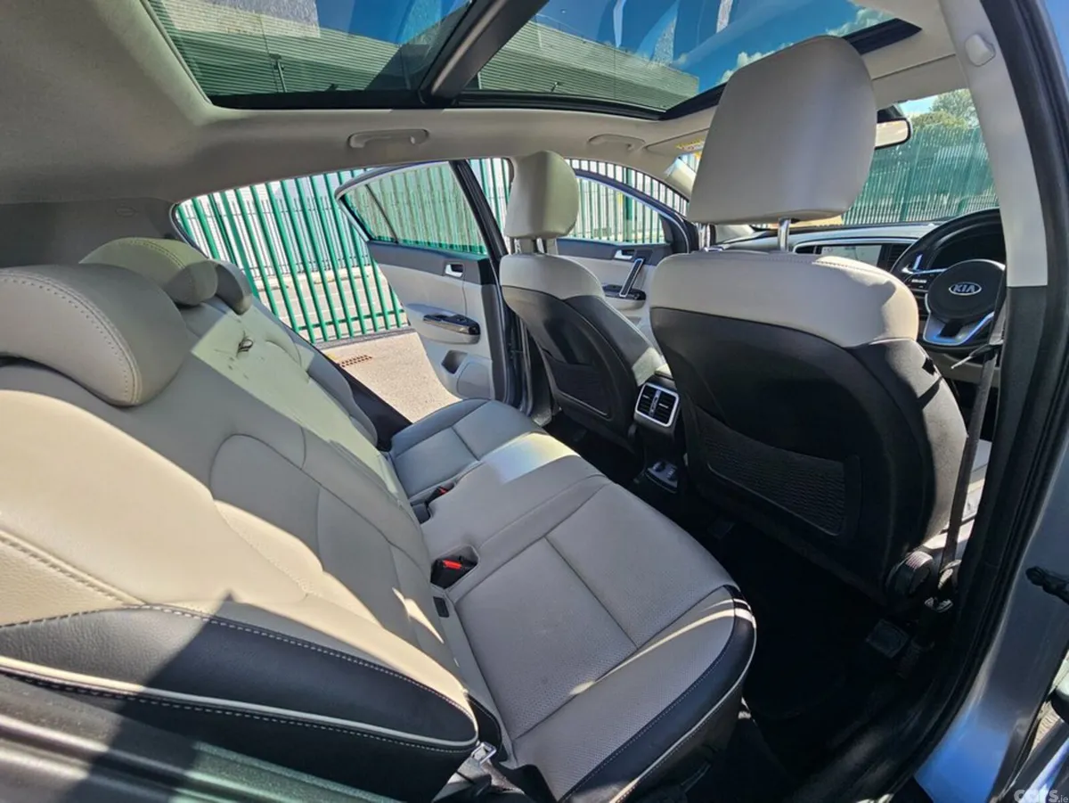 Kia Sportage MPV, Diesel Hybrid, 2021, Grey