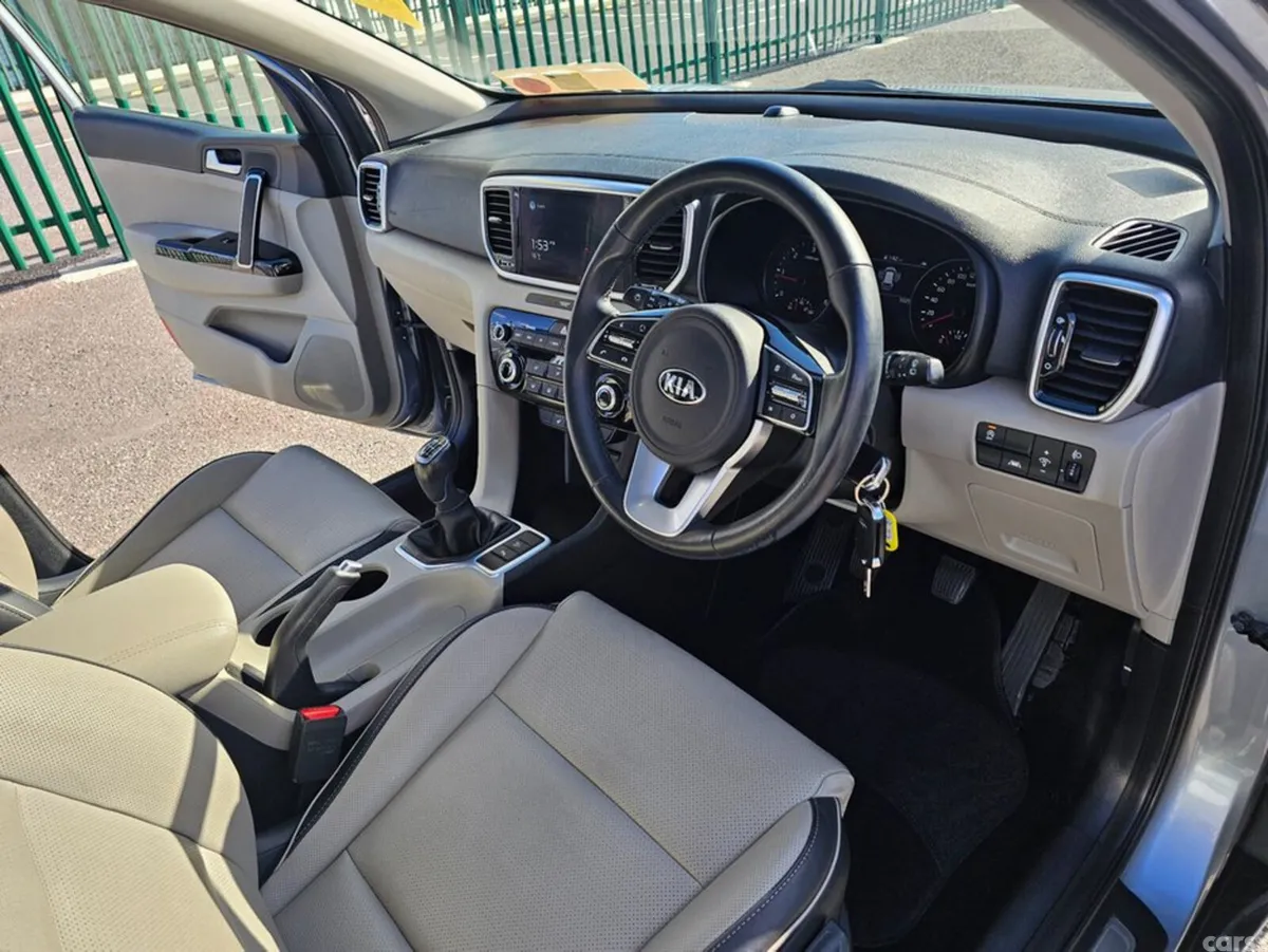 Kia Sportage MPV, Diesel Hybrid, 2021, Grey