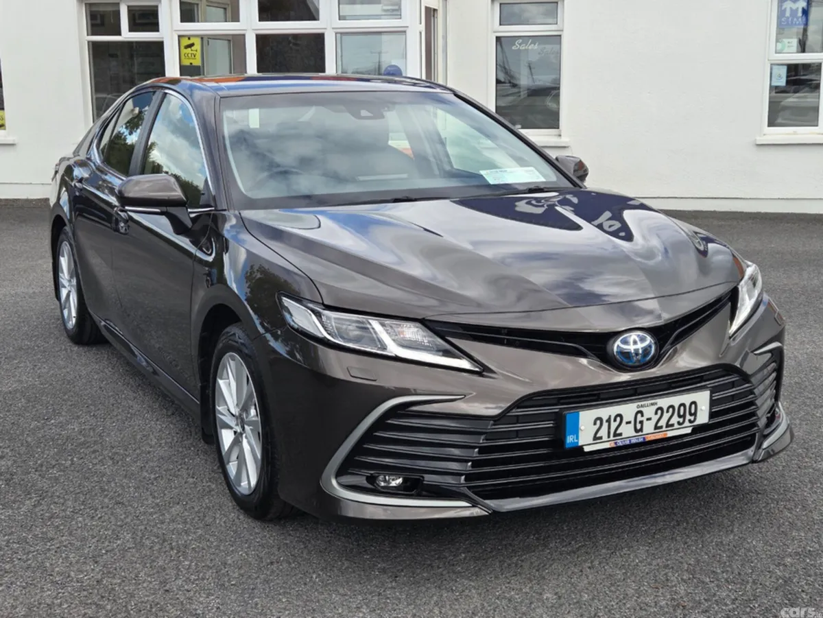 Toyota Camry Saloon, Petrol Hybrid, 2021, Grey