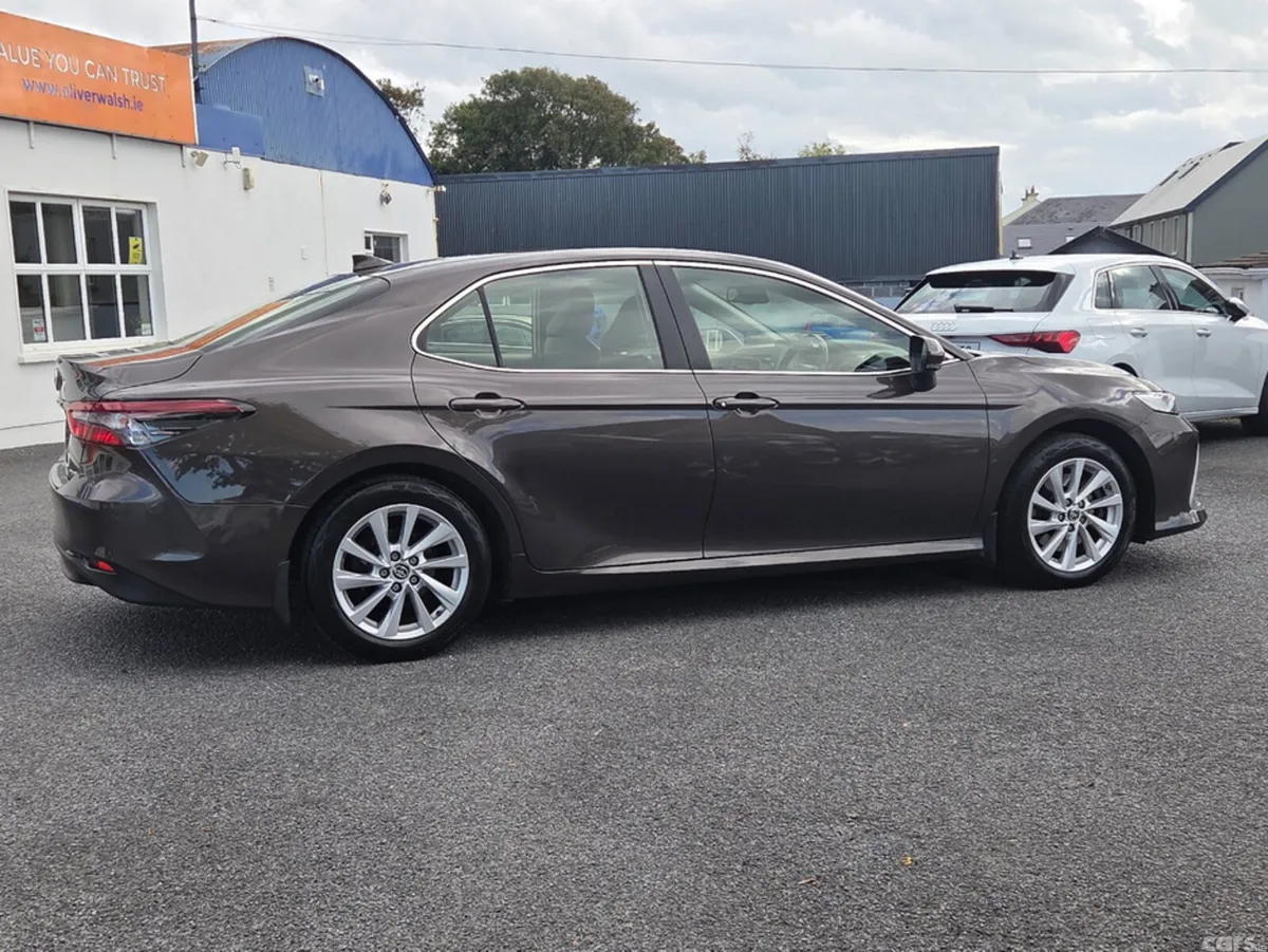 Toyota Camry Saloon, Petrol Hybrid, 2021, Grey
