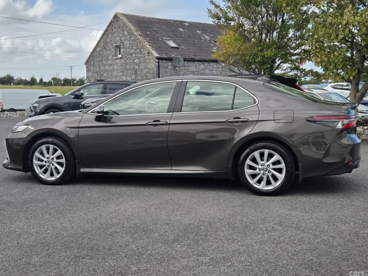 Toyota Camry Saloon, Petrol Hybrid, 2021, Grey