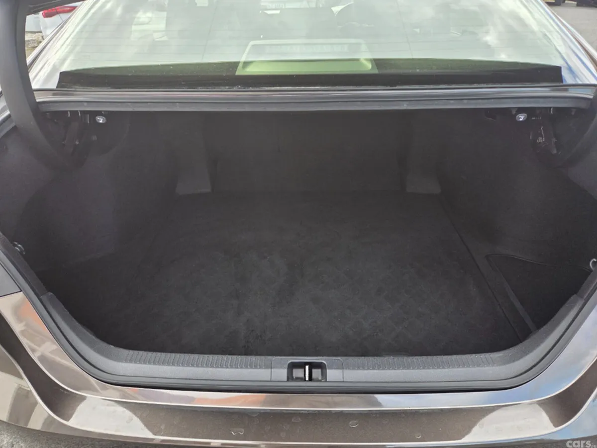 Toyota Camry Saloon, Petrol Hybrid, 2021, Grey