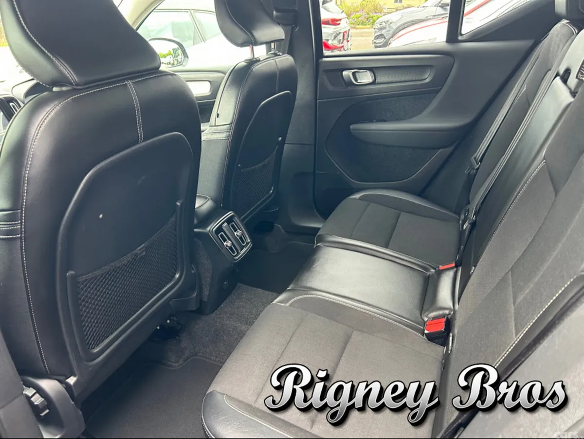 Volvo XC40 Estate, Diesel, 2018, Black