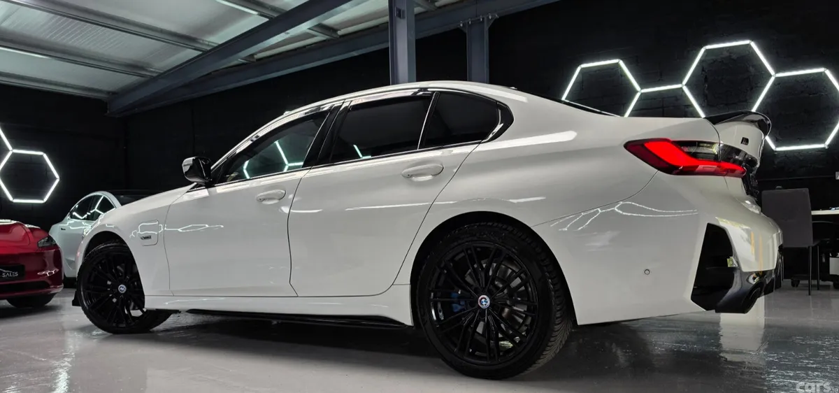 BMW 3-Series Saloon, Petrol Plug-in Hybrid, 2024, White