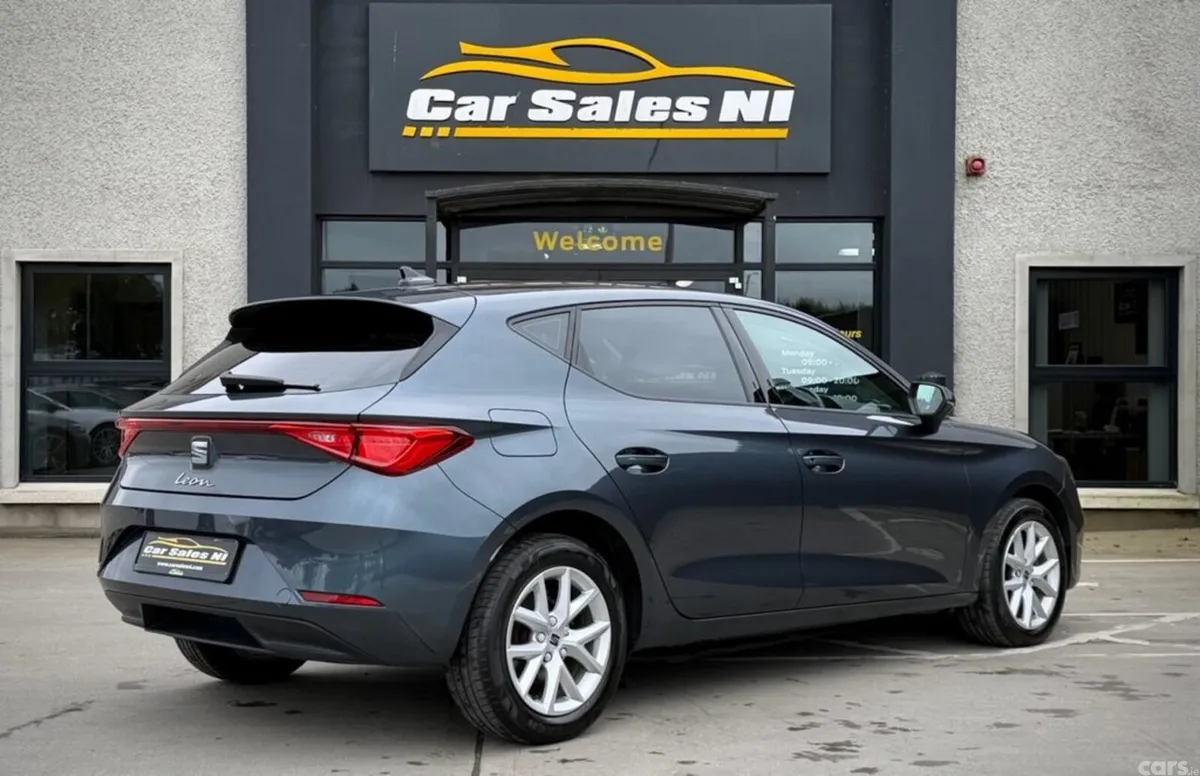 SEAT Leon Hatchback, Diesel, 2023, Grey